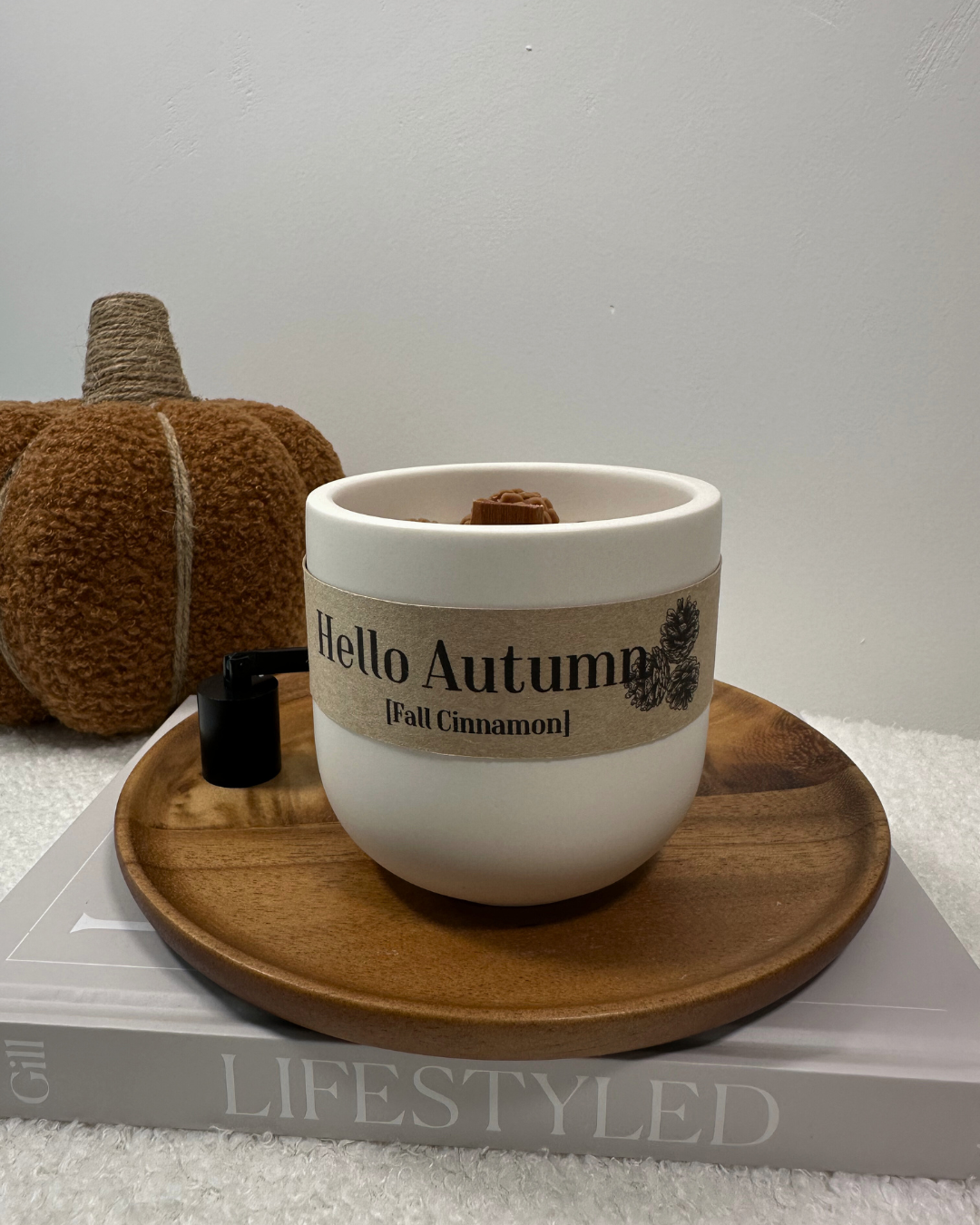 Hello Autumn Pine cones - Scented Candle